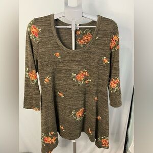 Fig and Flower Floral Embroidered Women's‎ Top size large